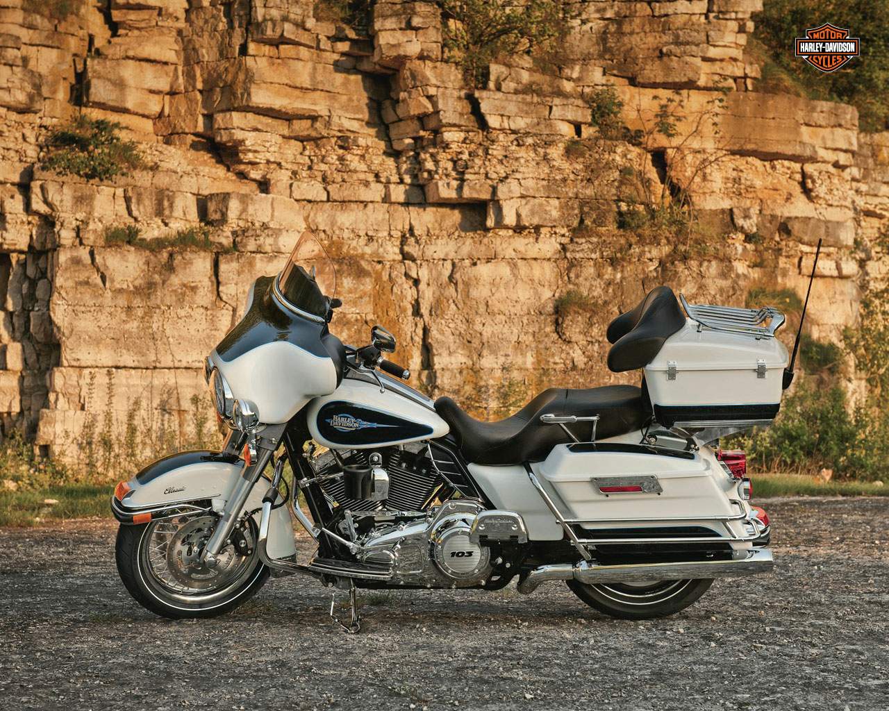 Harley-Davidson Harley Davidson FLHTC Electra Glide Classic technical specifications