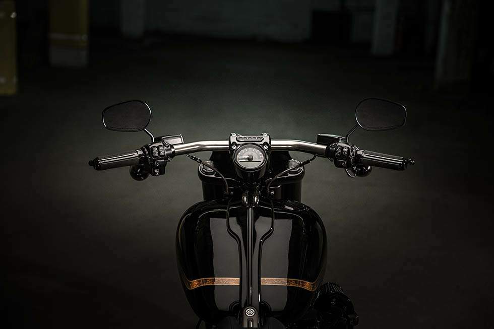 Harley-Davidson Harley Davidson FXSB-SE Pro Street Breakout CVO technical specifications