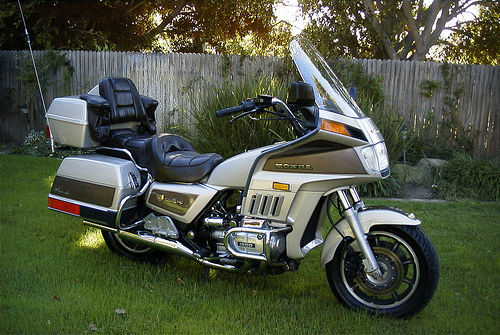 Honda GL 1200 Gold Wing Aspencade SE 10th Anniversary technical specifications