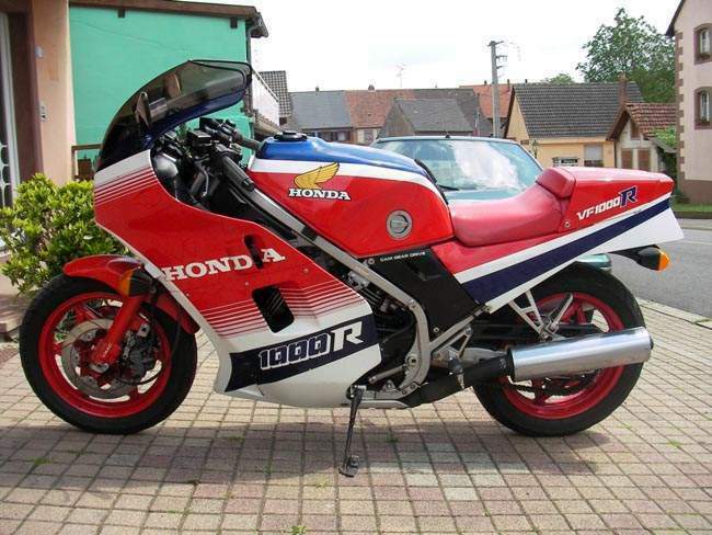 Honda VF1000F (US Interceptor) technical specifications